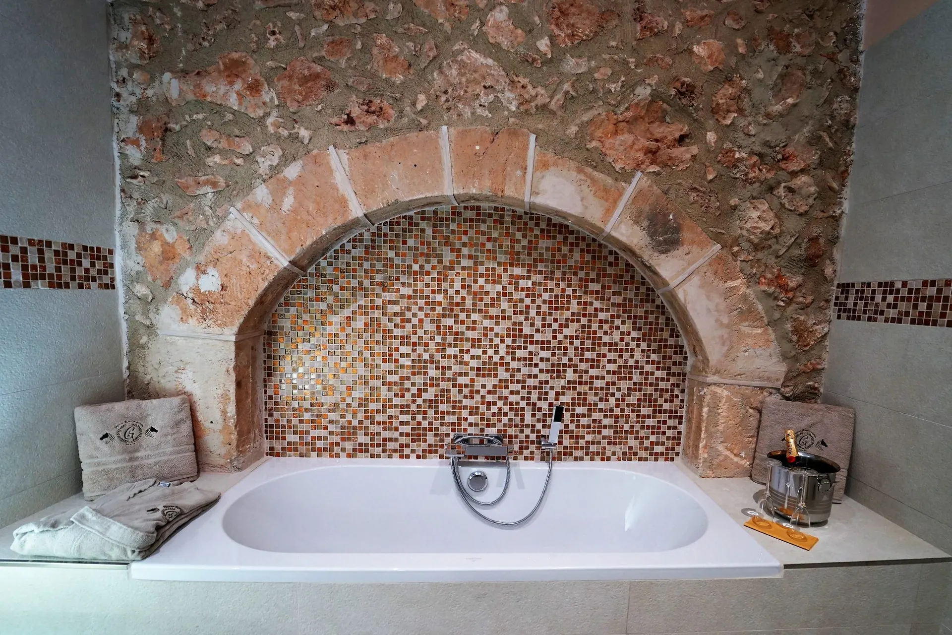 Deluxe Suite Badezimmer mit Premium-Ausstattung, Residencia De Tío Mallorca
